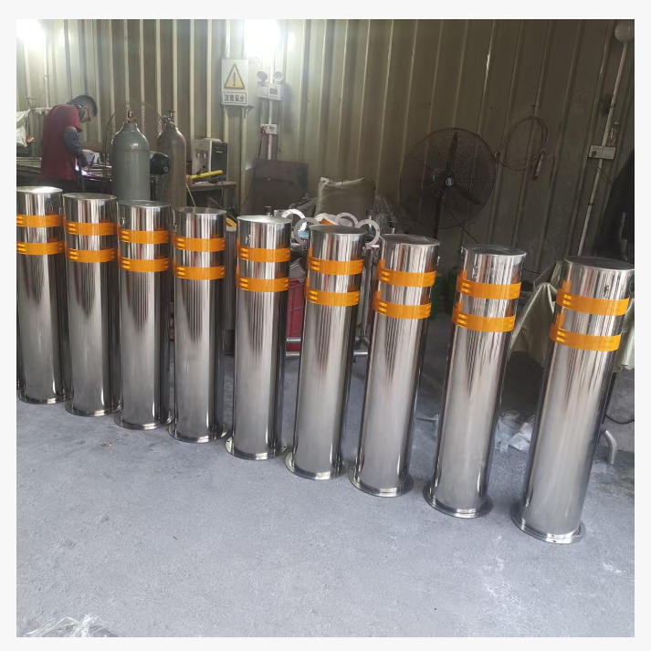 304不銹鋼警示柱，直徑159mm，高50cm，管厚1.2mm，底板厚度3mm